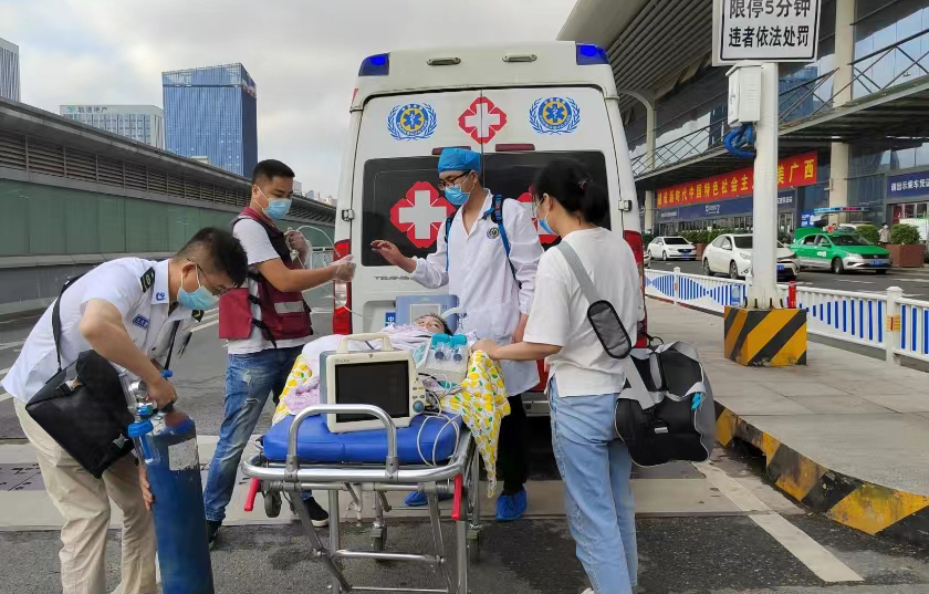 富源县救护车出租公司